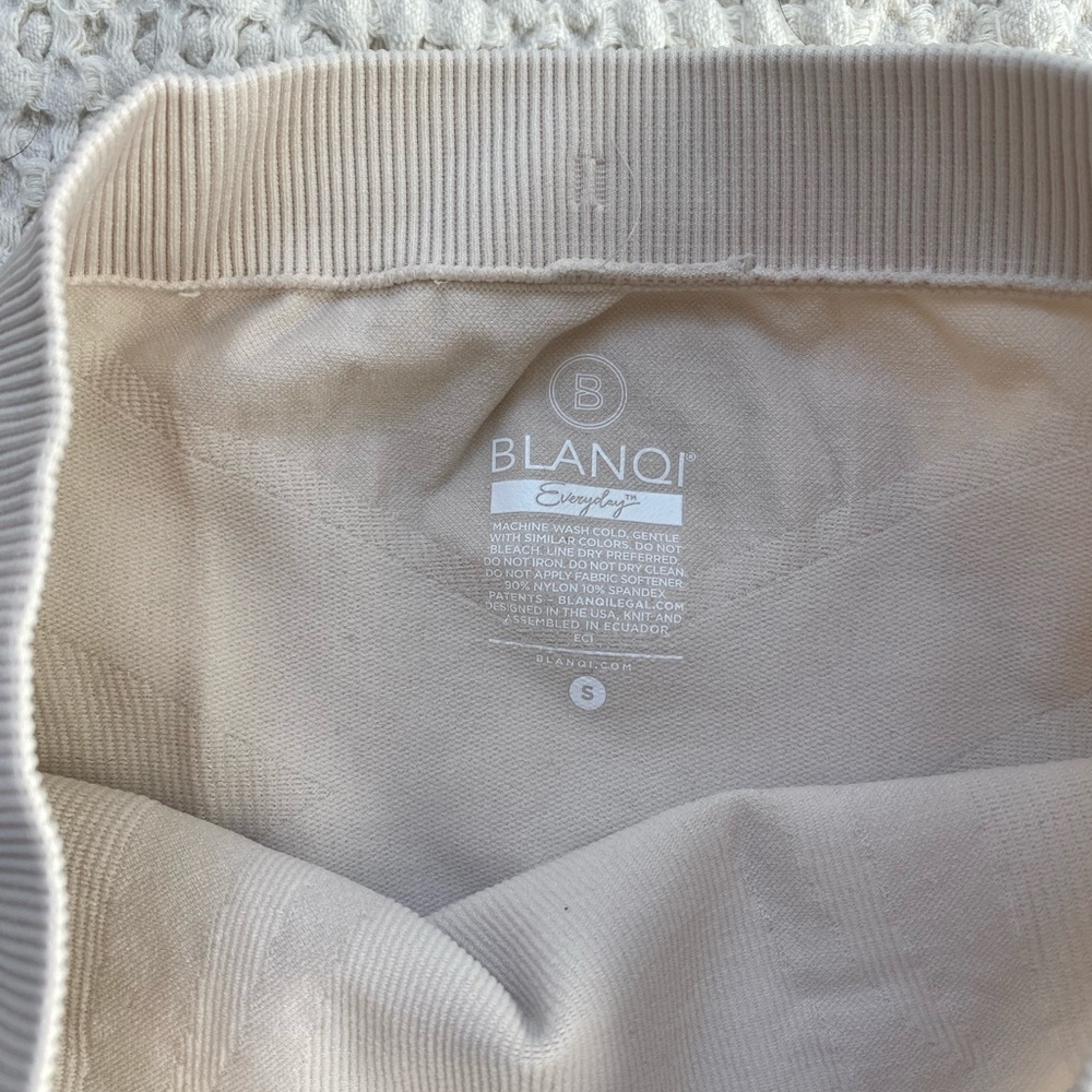 Blanqi Postpartum Girl Short Bundle Small - Picture 7 of 7